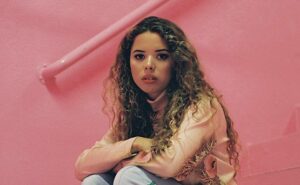 nilufer yanya