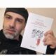 Fabio Giovinazzo presenta il suo nuovo libro, intitolato "Ad Auschwitz la torta di Gesù non aveva il Pan di Spagna"
